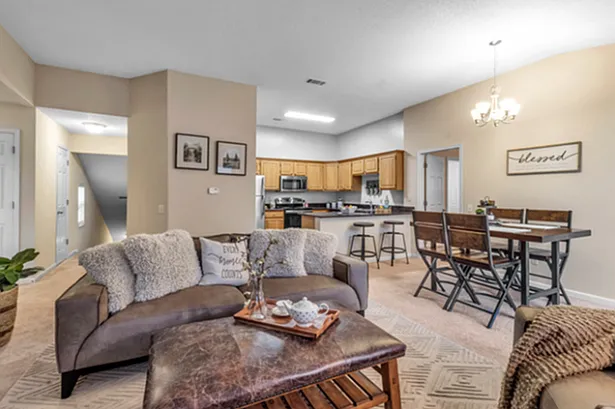 Renaissance Place Apartments — Photo 95