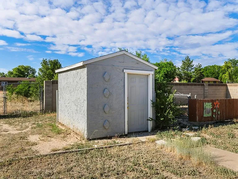 160 E Eads Dr — Photo 16
