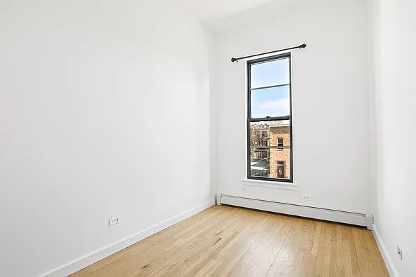 Rented by SERHANT. | media 11