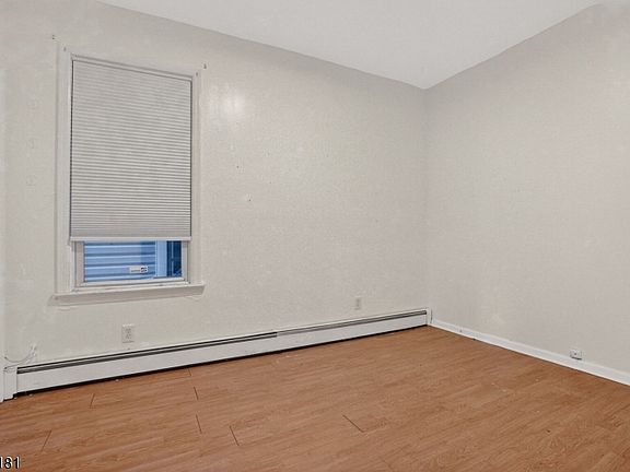 5th image of 1110 Hampton Pl