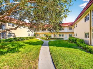 102 Royal Oak Dr APT 203, Vero Beach, FL 32962