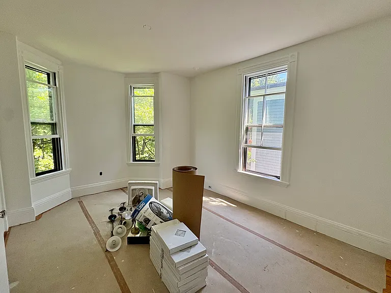33 Brewster St — Photo 10