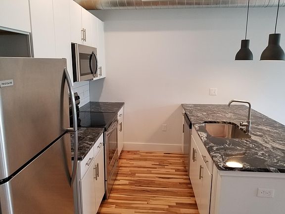 5th image of 809 W Cary St