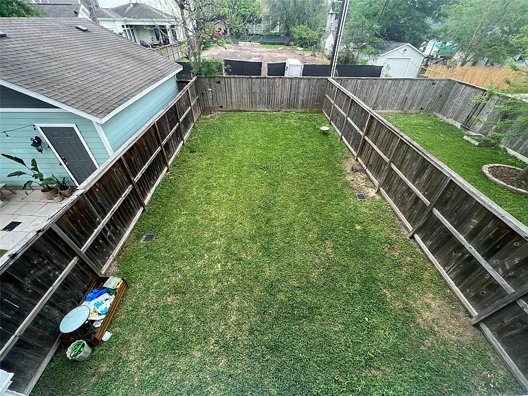 238 W 24th St — Photo 23