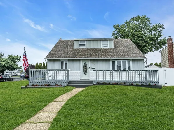 3633 Summer Drive, Wantagh, NY 11793