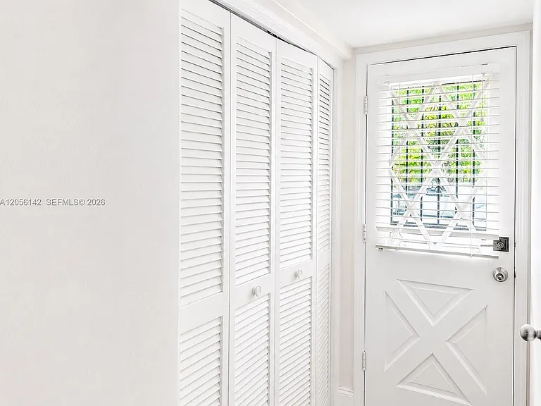 1607 NE 105th St #3-7 — Photo 28