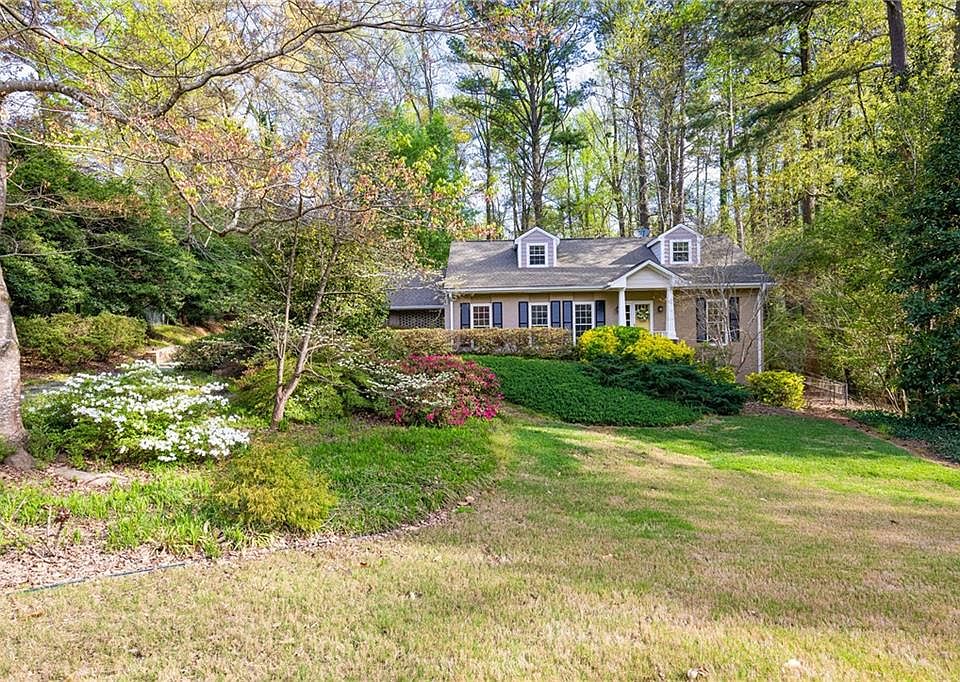 1st image of 355 Knoll Woods Dr
