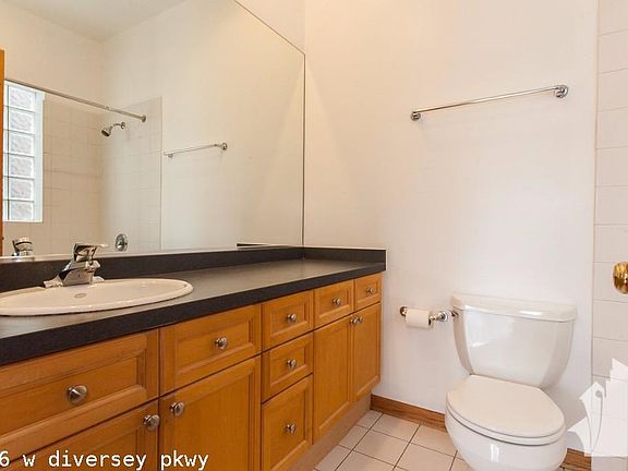 4th image of 1326 W Diversey Pkwy #1016