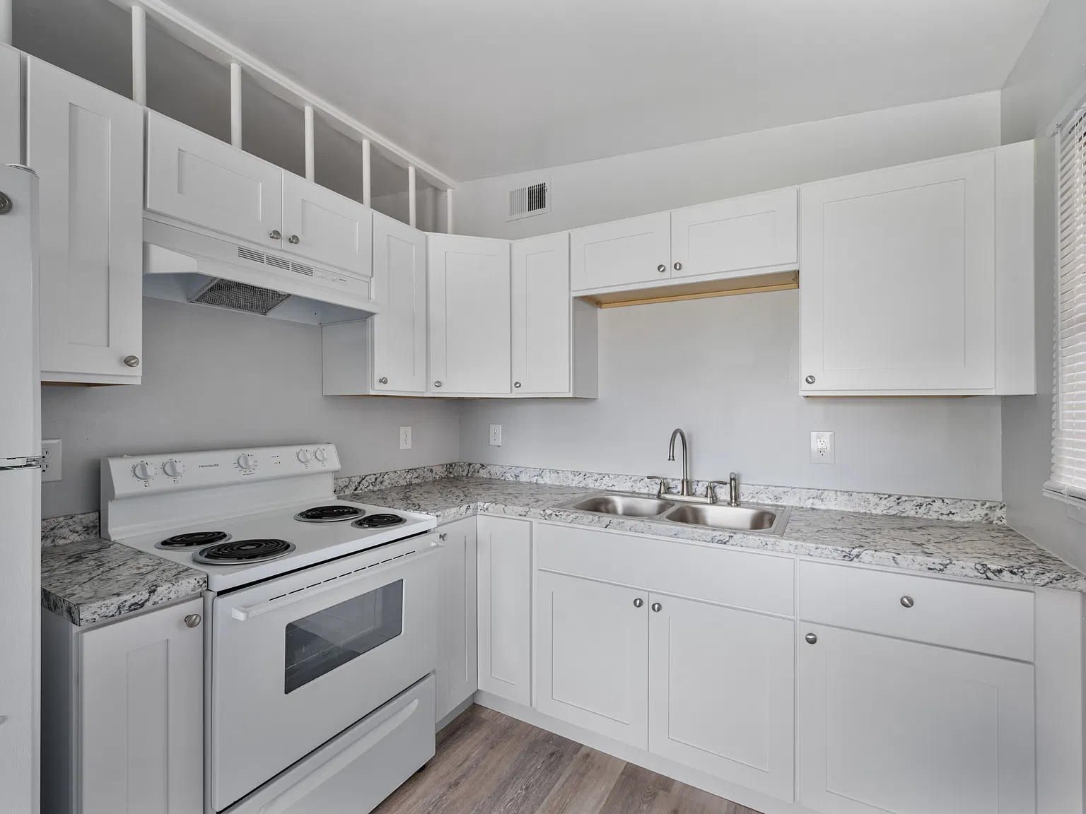 4808 S 87th Street — Photo 3