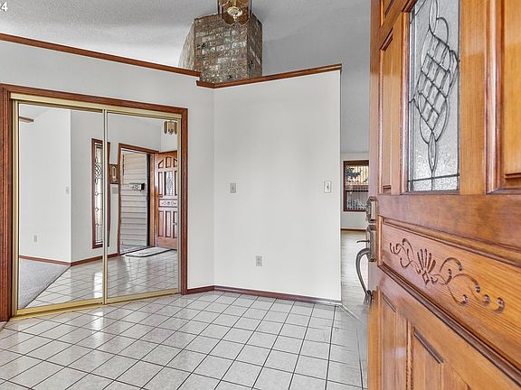 3rd image of 4700 NE 25th Ct