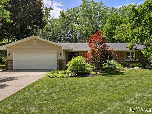 2nd image of 2547 Annchester Dr SE