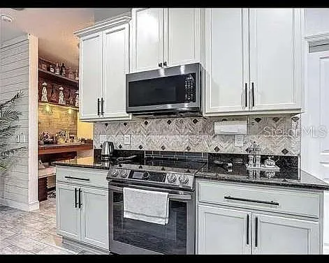 911 La Terraza Ln — Photo 3