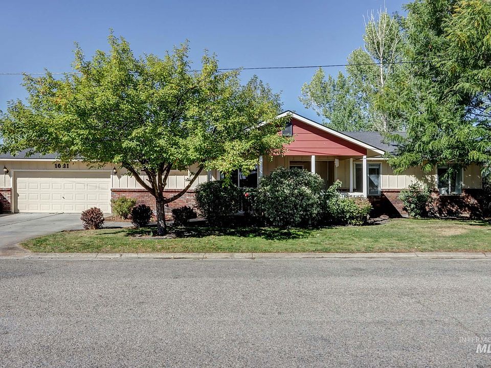 1st image of 1021 Lilac Ln