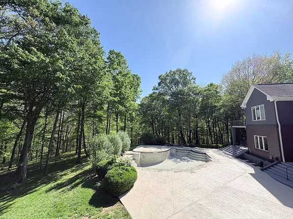 7812 Creekbottom Rd, Louisville, KY 40241