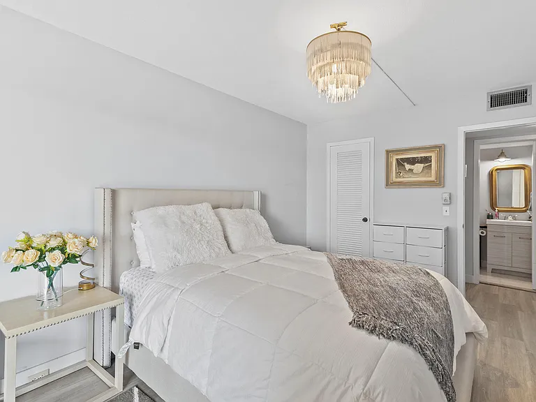 4064 Cornwall Dr #D — Photo 27