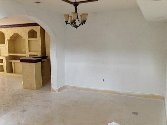 4th image of 8350 Phoenician Ct
