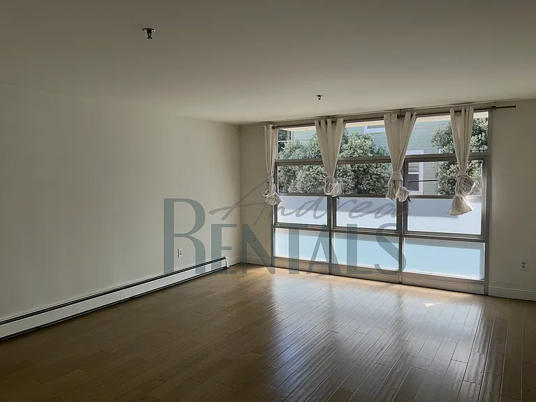 7 Hallam St #2C — Photo 6