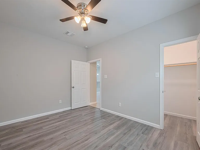 7981 Saint Louis St — Photo 35