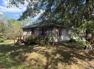 908 S Pope St, Benton, IL 62812