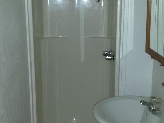 5th image of 617 Sunny Ln