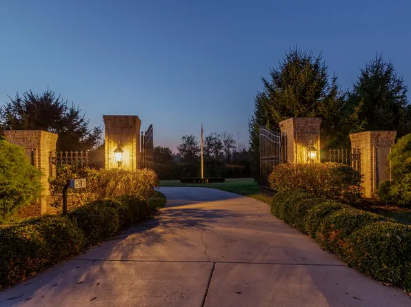 150 Old Woods Dr, Nicholasville, KY 40356