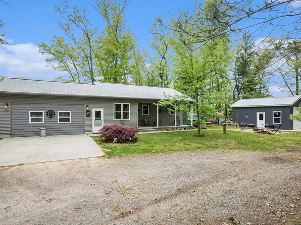 3921 Wildwood Ave, Bitely, MI 49309