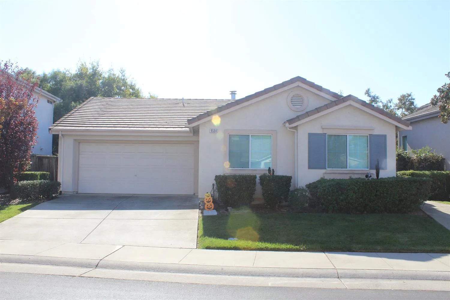 9564 Lakewind Ln photo 1