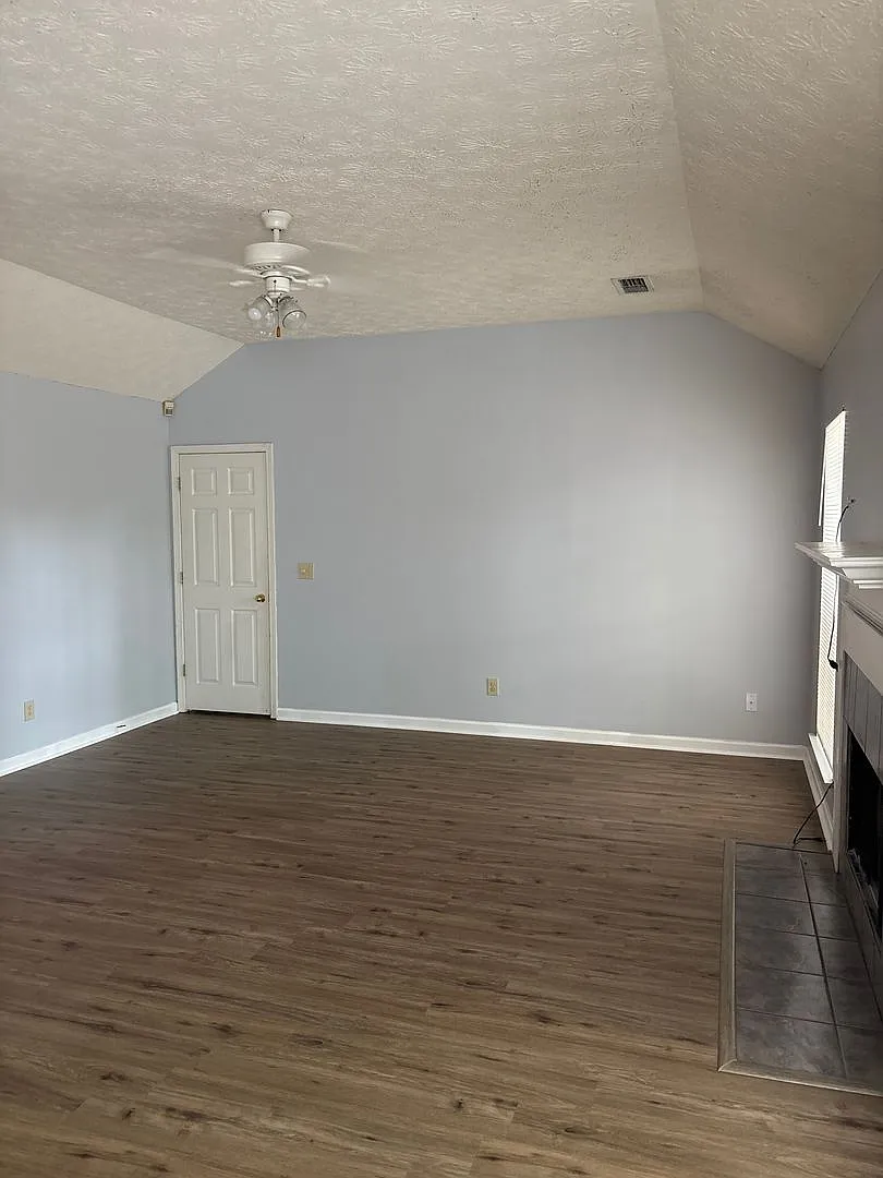 Juniper Tree Lane 6532 — Photo 4