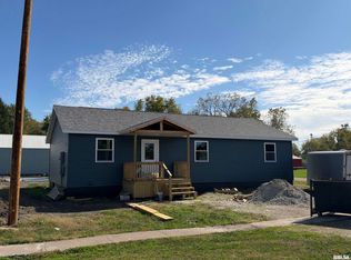 308 Railroad Ave, Mount Sterling, IL 62353