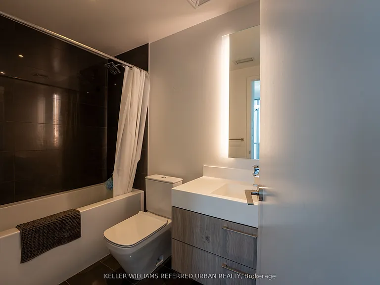 1 Yorkville Ave #3305 — Photo 8