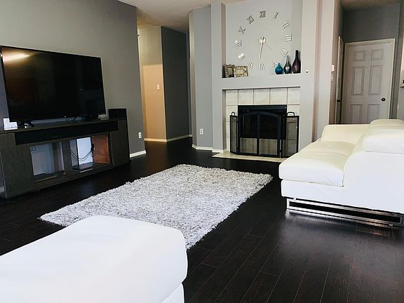 3rd image of 6412 Courtyards Dr