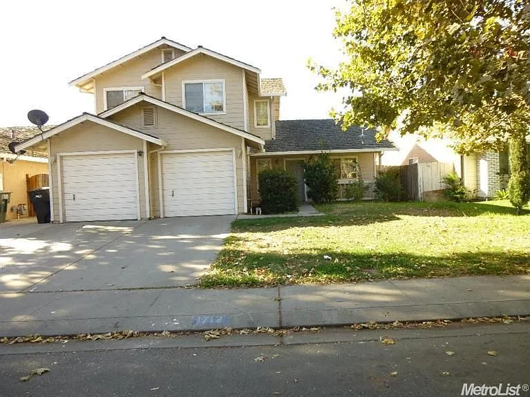 1712 Grassland Way photo 1