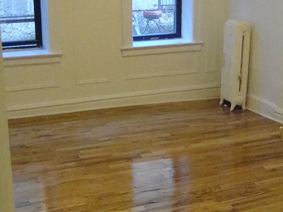 2nd image of 28 Bedford Park Blvd E APT C