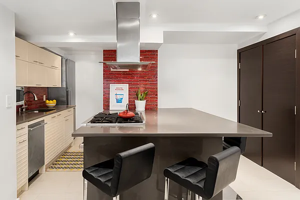 Rented by Sotheby's International Realty | media 12