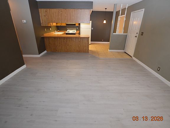 4th image of 4300 N Lamont St APT 223