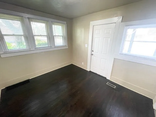 127 S Arlington Ave — Photo 2