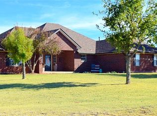 879 Oaklawn Dr, Tuttle, OK 73089