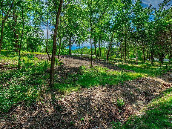4th image of 8840 Igou Gap Rd