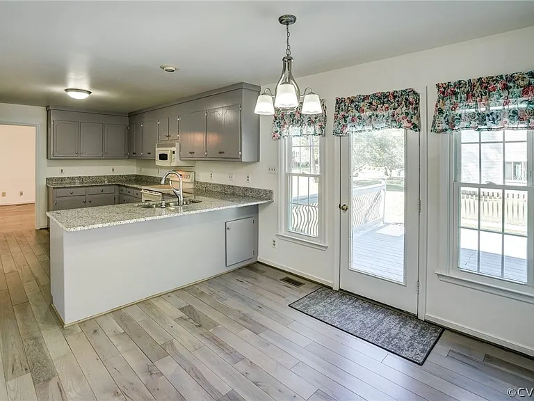 8112 Nashua Dr — Photo 8