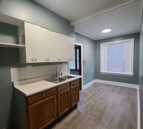 3rd image of 3140 W 59th St Unit 206