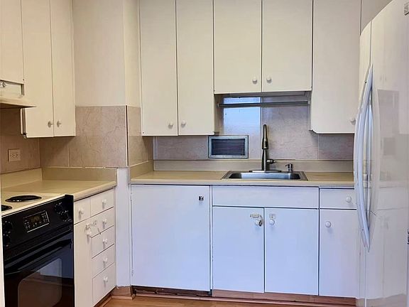 4th image of 1400 Pensacola St APT 703