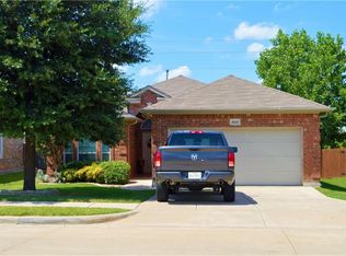 6028 Beachview Ln, Fort Worth, TX 76179