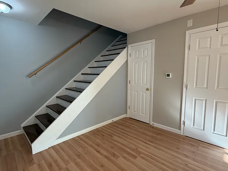 Stairs & Closet space