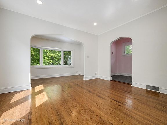 5th image of 4633 N Kedvale Ave
