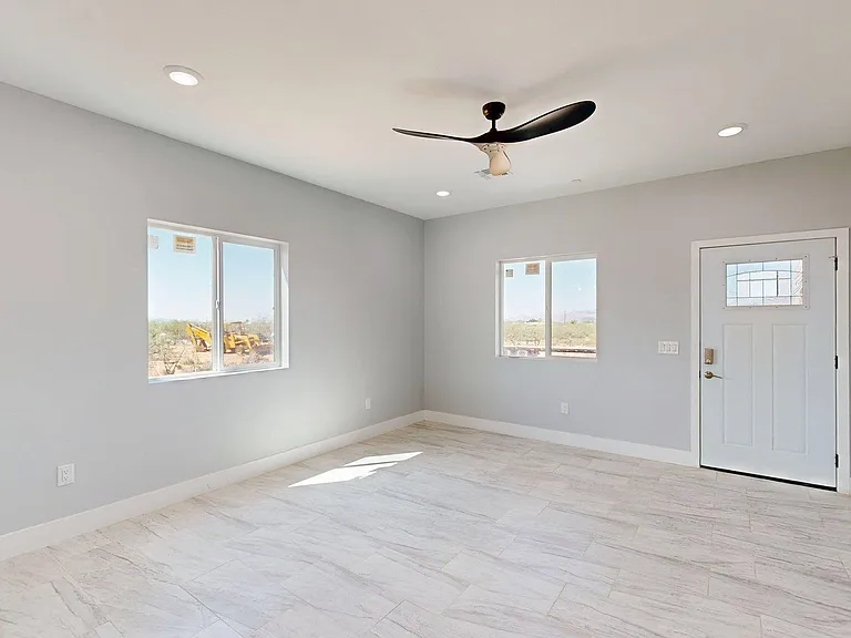 7095 W Los Reales Rd — Photo 5