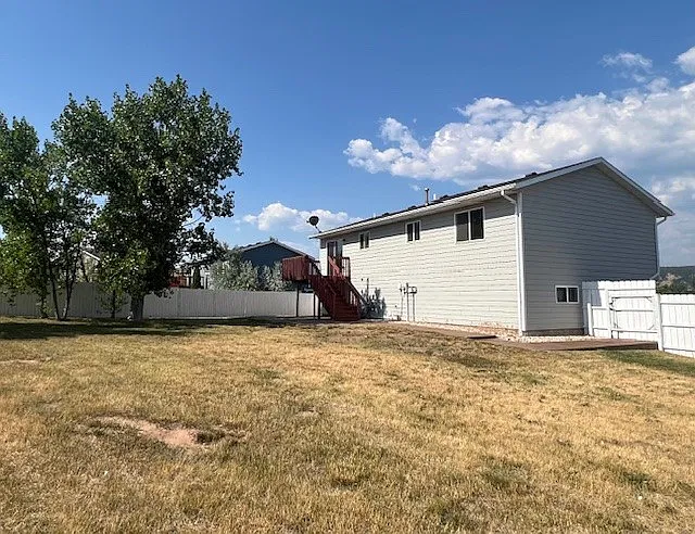 3 bed, 1688 sqft, $2,345 — Photo 3