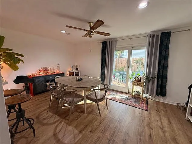 2 bed, 1.5 bath, 1817 sqft, $2,200 — Photo 4