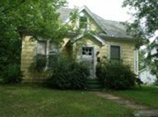 803 E Cook St, Portage, WI 53901