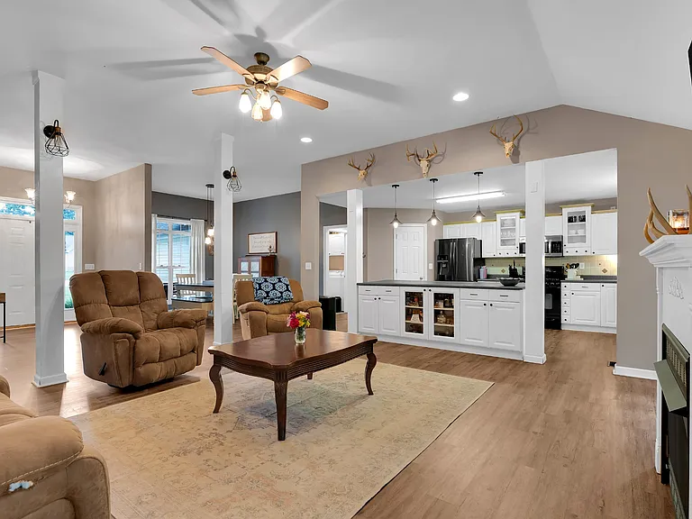 71 Larkspur Ct — Photo 4