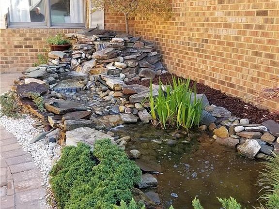 Courtyard watergarden